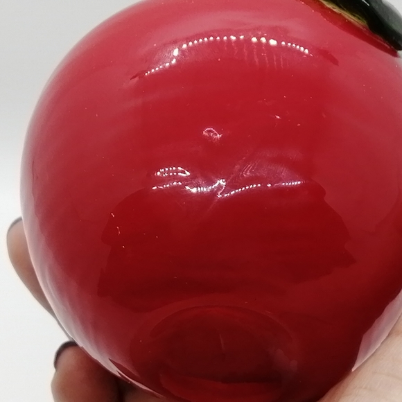 Art glass apple paperweight - Picture 10 of 13